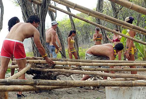 Still of Alina Wilson, Shannon Elkins, Kelly Bruno, Kelly Shinn and Chase Rice in Survivor (2000)