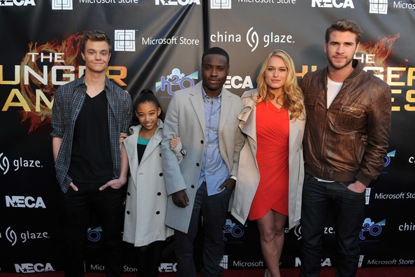 Amandla Stenberg with Jack Quaid, Dayo Okeniyi, Leven Rambin and Liam Hemsworth at 