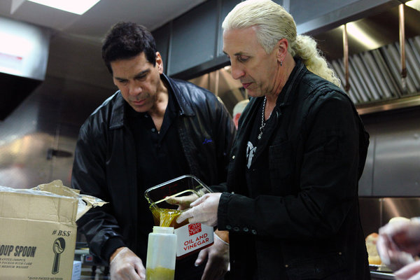 Still of Lou Ferrigno and Dee Snider in The Apprentice (2004)