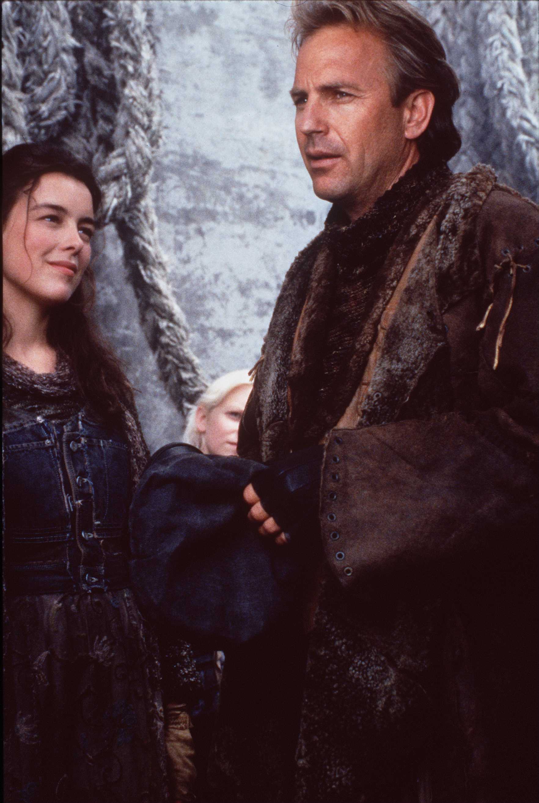 Still of Kevin Costner and Olivia Williams in The Postman (1997)