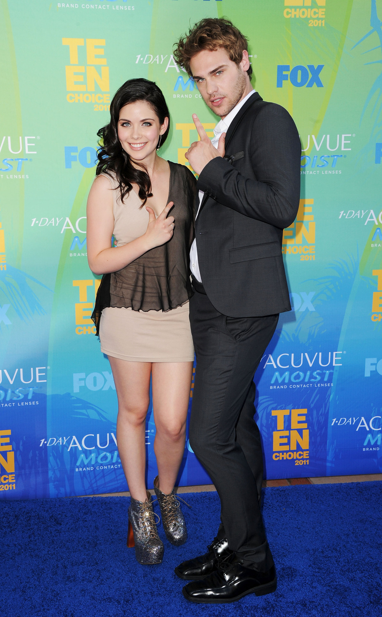 Grey Damon and Grace Phipps at event of Teen Choice 2011 (2011)