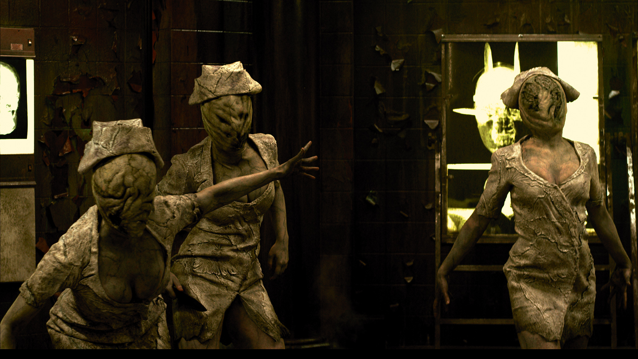 Still of Shara Kim, Anna Cyzon and Jordan Clark in Silent Hill: Revelation 3D (2012)