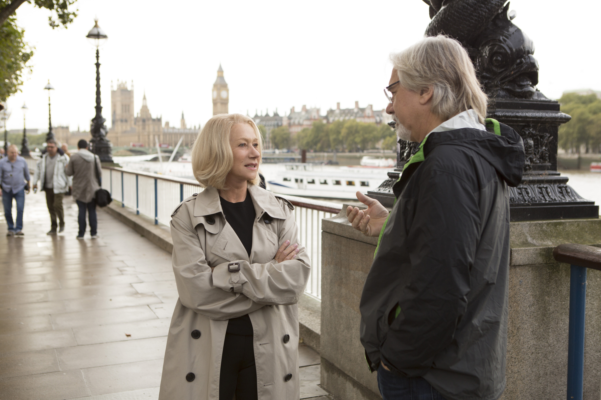 Helen Mirren and Dean Parisot in Rizikinga Erzinti Diedukus 2 (2013)