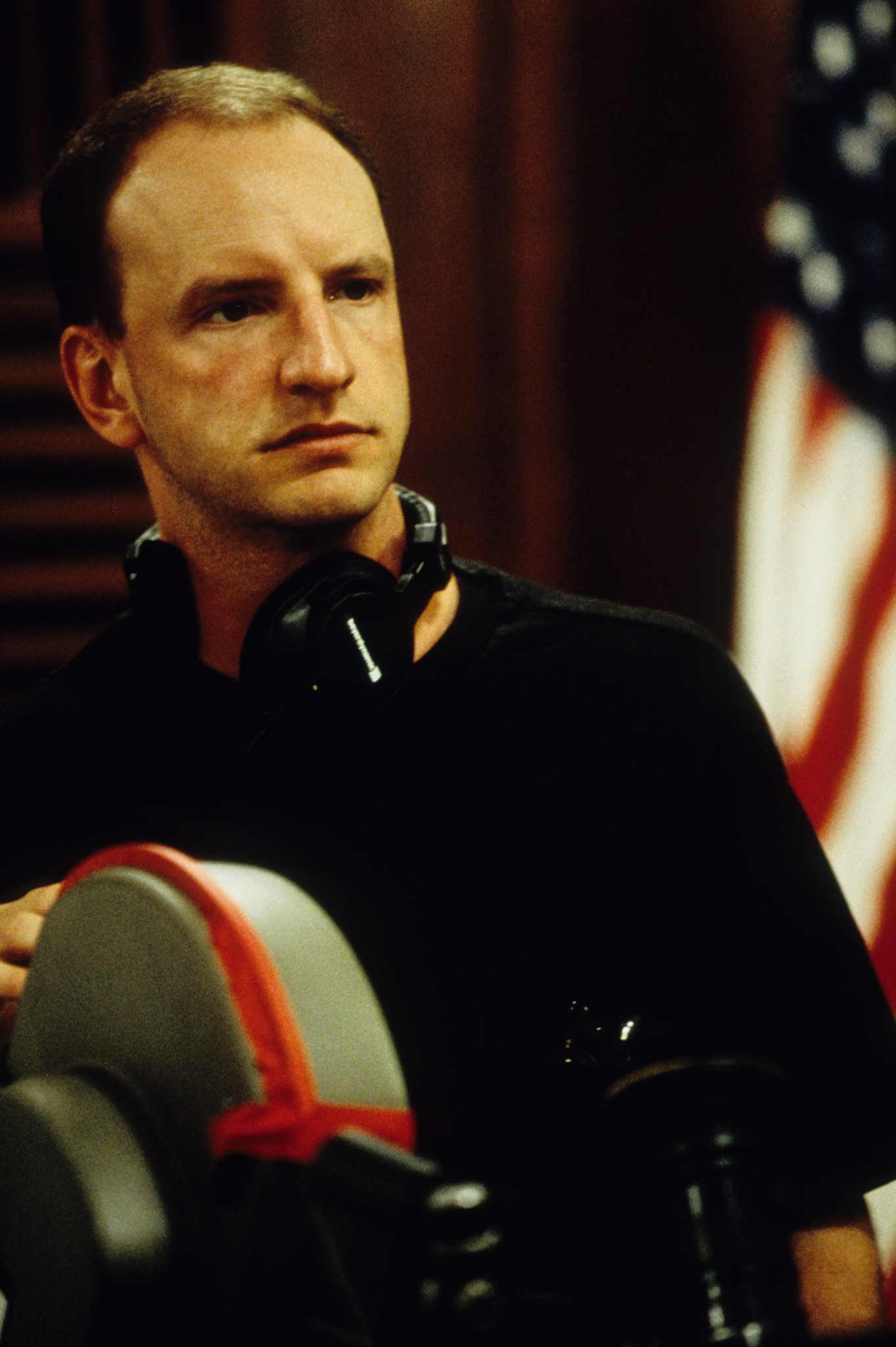 Steven Soderbergh in Erin Brockovich (2000)