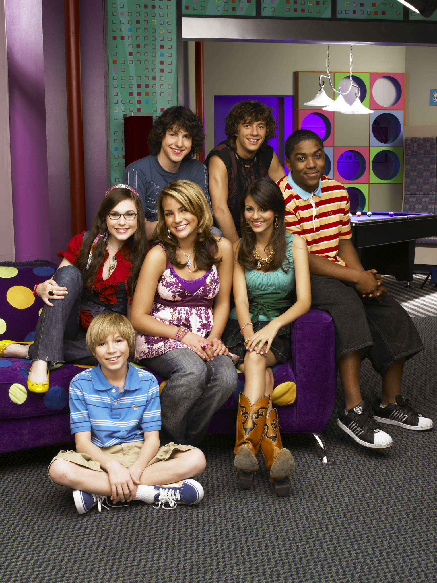 Still of Sean Flynn, Paul Butcher, Jamie Lynn Spears, Erin Sanders, Matthew Underwood, Christopher Massey and Victoria Justice in Zoey 101 (2005)