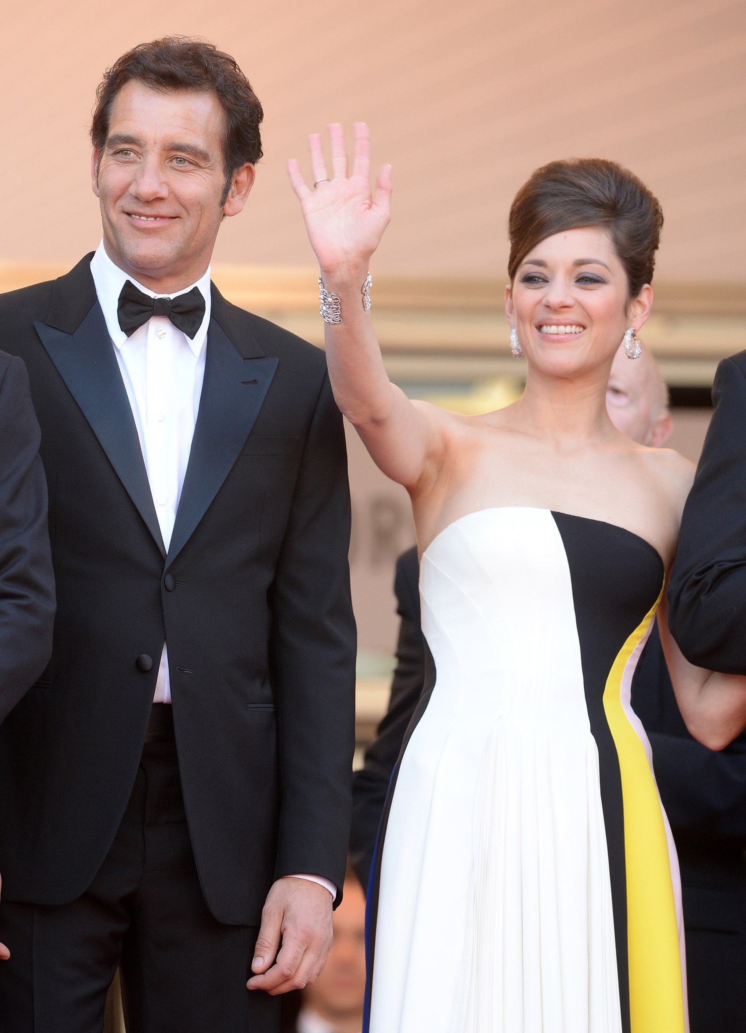 Marion Cotillard and Clive Owen at event of Blood Ties (2013)