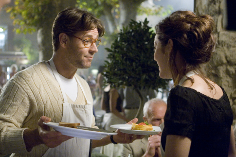 Still of Russell Crowe and Marion Cotillard in A Good Year (2006)