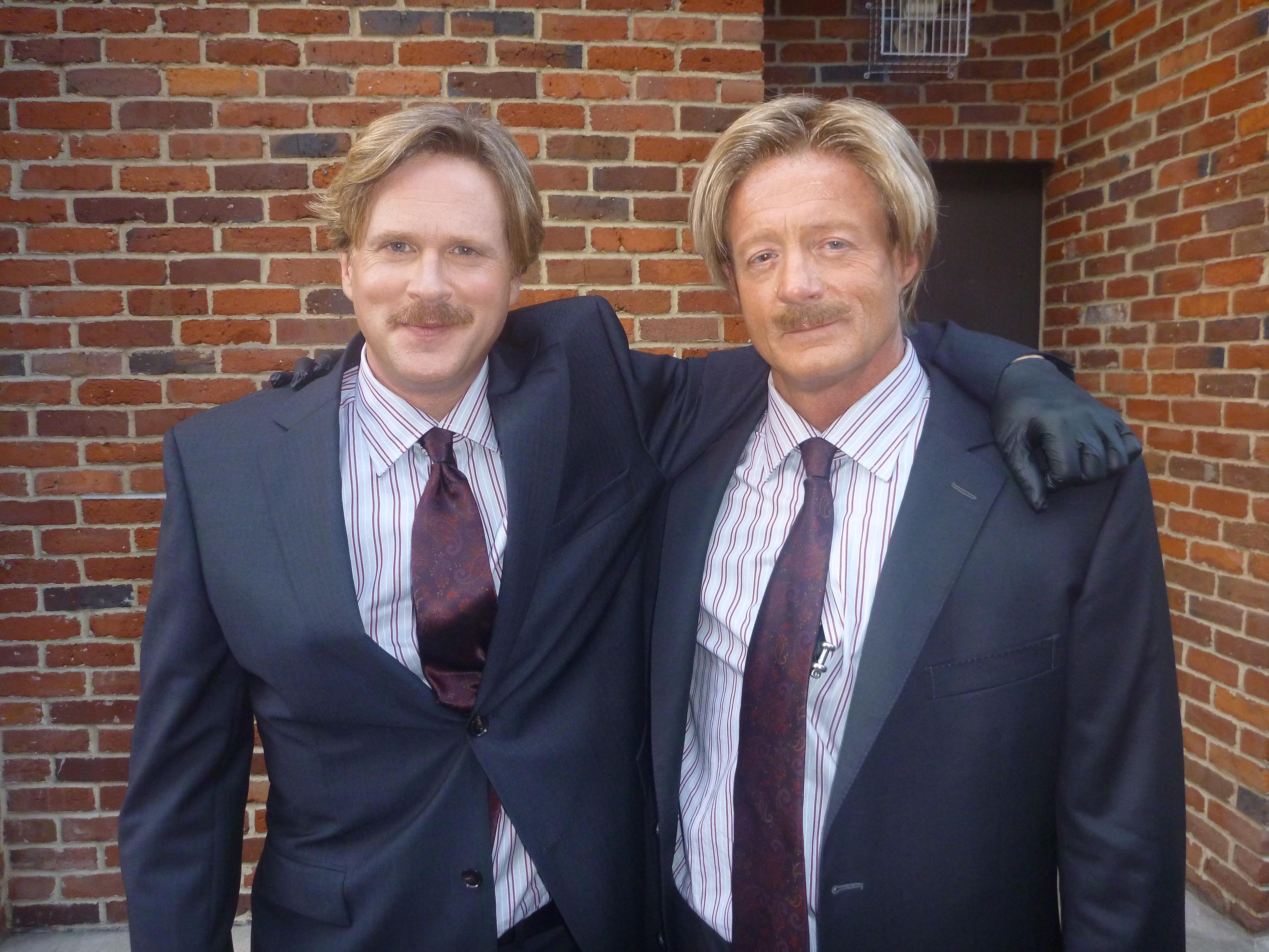 Cary Elwes and Dan Shea in Aiskiaregys (2006)