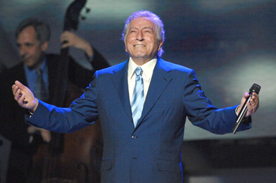 Tony Bennett at event of American Idol: The Search for a Superstar (2002)