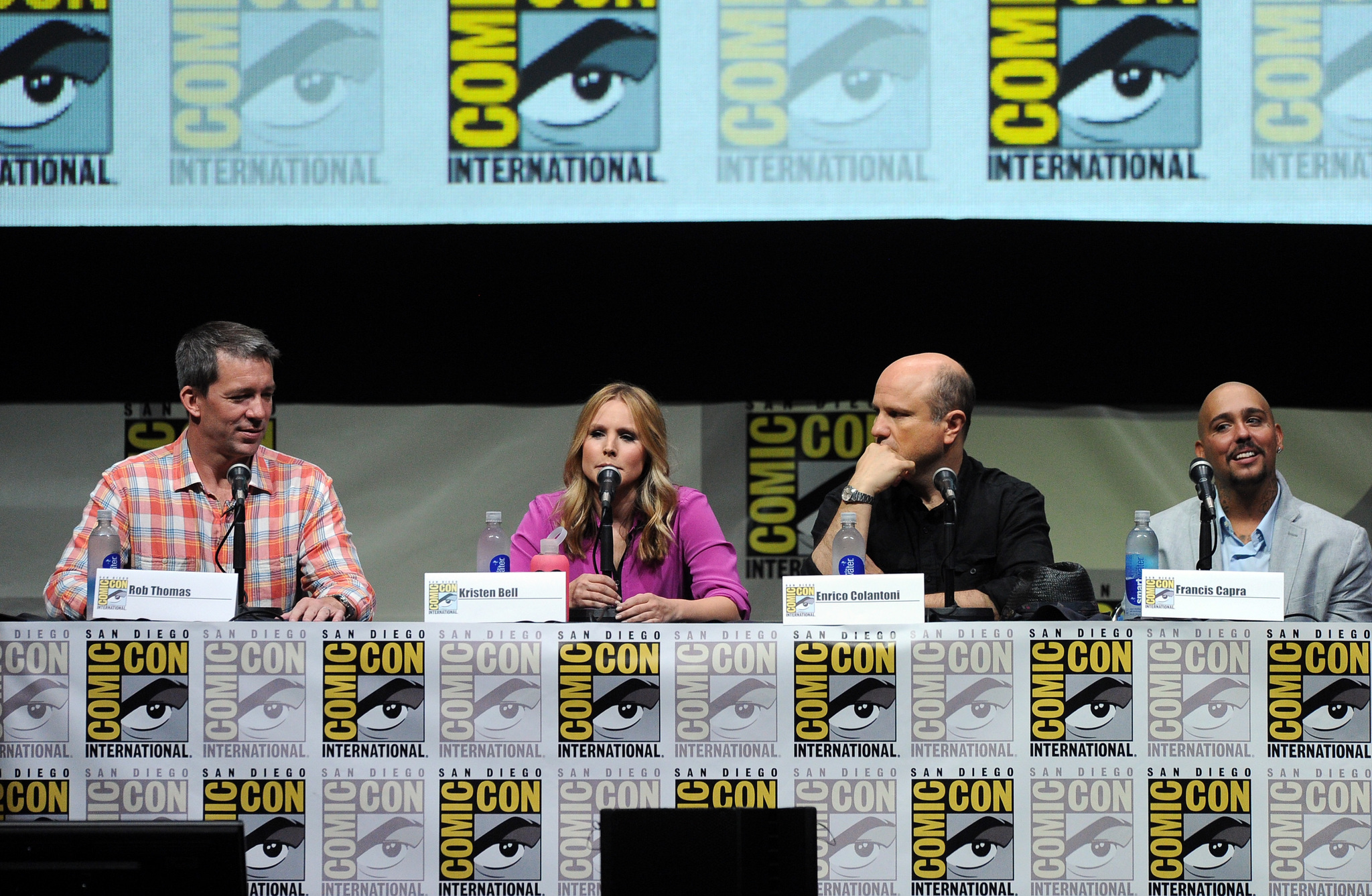 Kristen Bell, Francis Capra, Enrico Colantoni and Rob Thomas at event of Veronica Mars (2014)