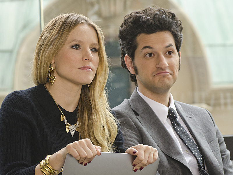 Still of Kristen Bell and Ben Schwartz in House of Lies (2012)