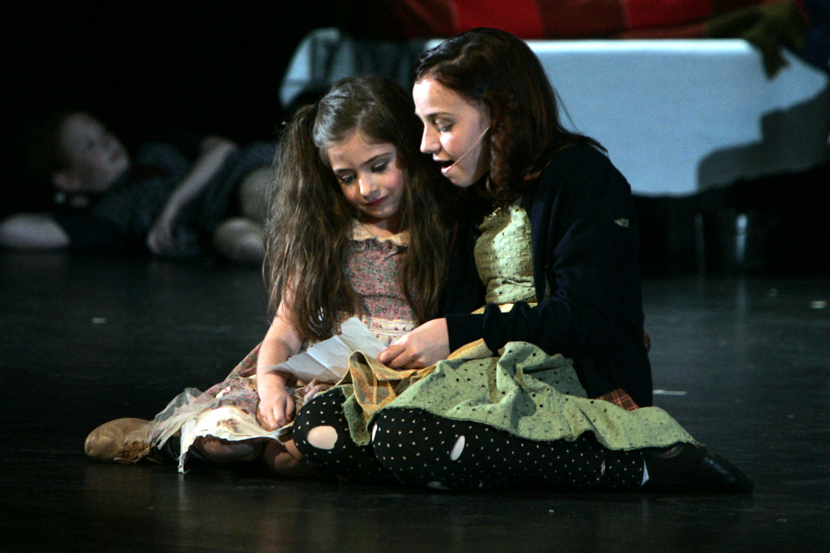 Brigid as Molly in Annie 2007