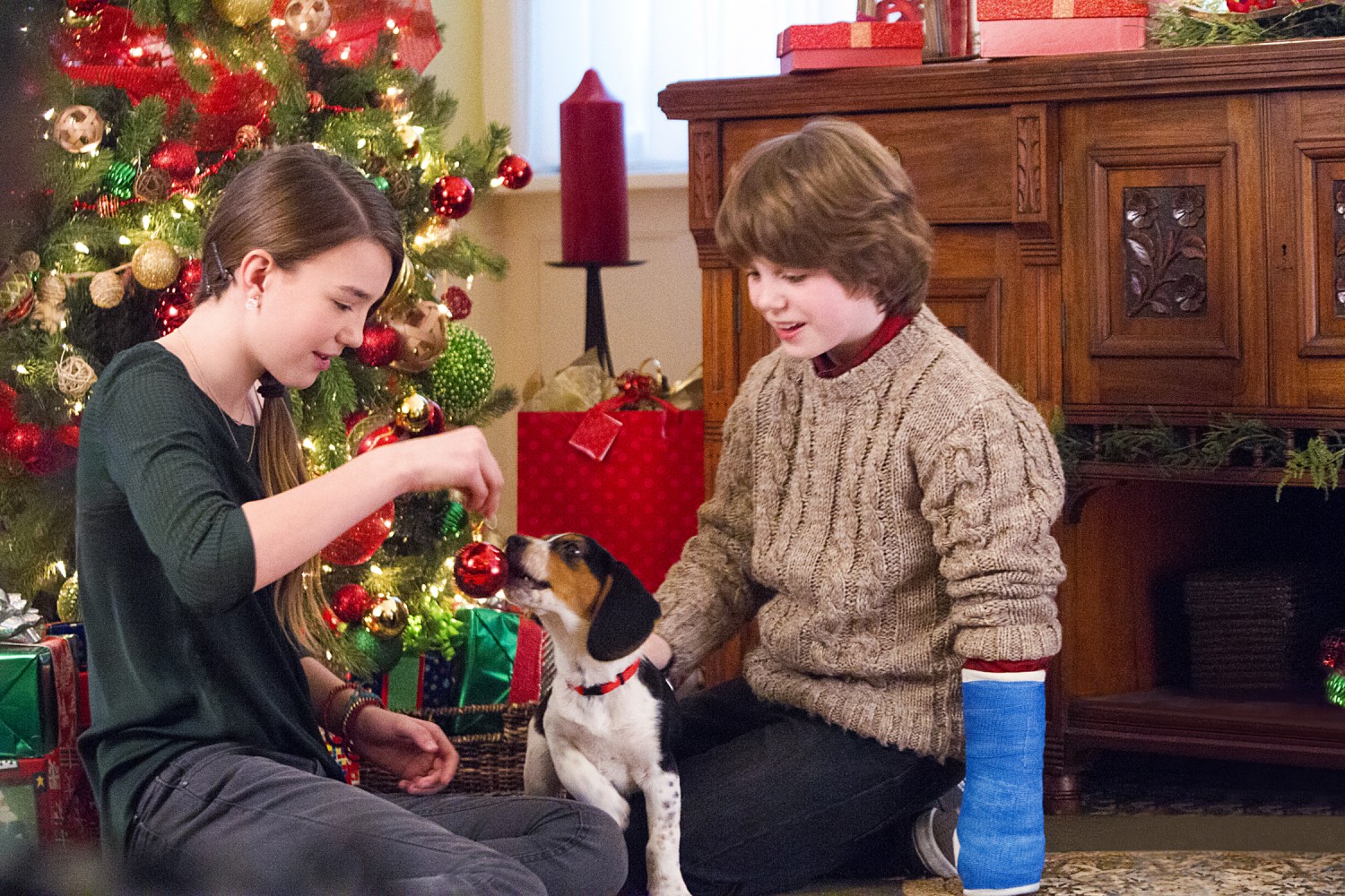 Griffin Kane with Alissa Skovbye on the set of One Christmas Eve, 2014.