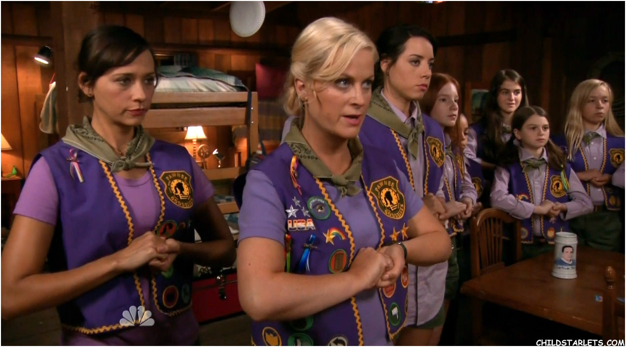 Rashida Jones, Amy Poehler and Dani Fish in Parks and Recreation (2011)