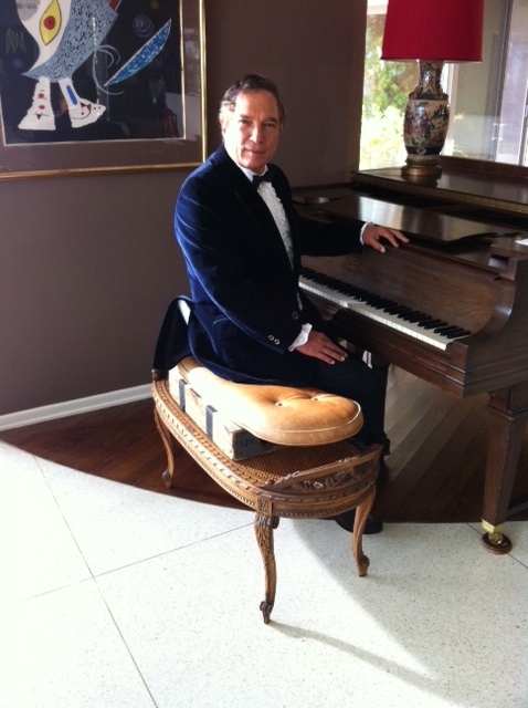 THEO Piano Player