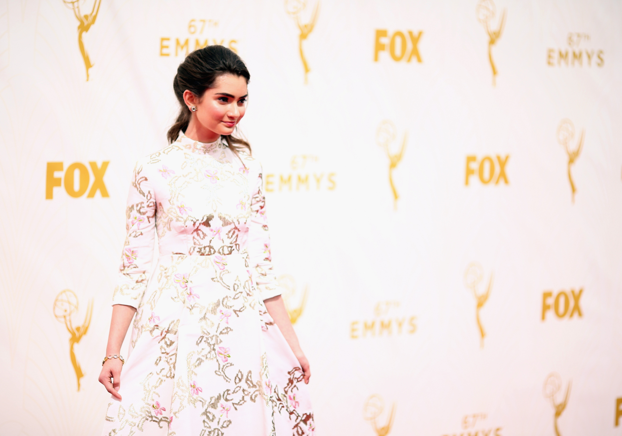 Emily Robinson at event of The 67th Primetime Emmy Awards (2015)