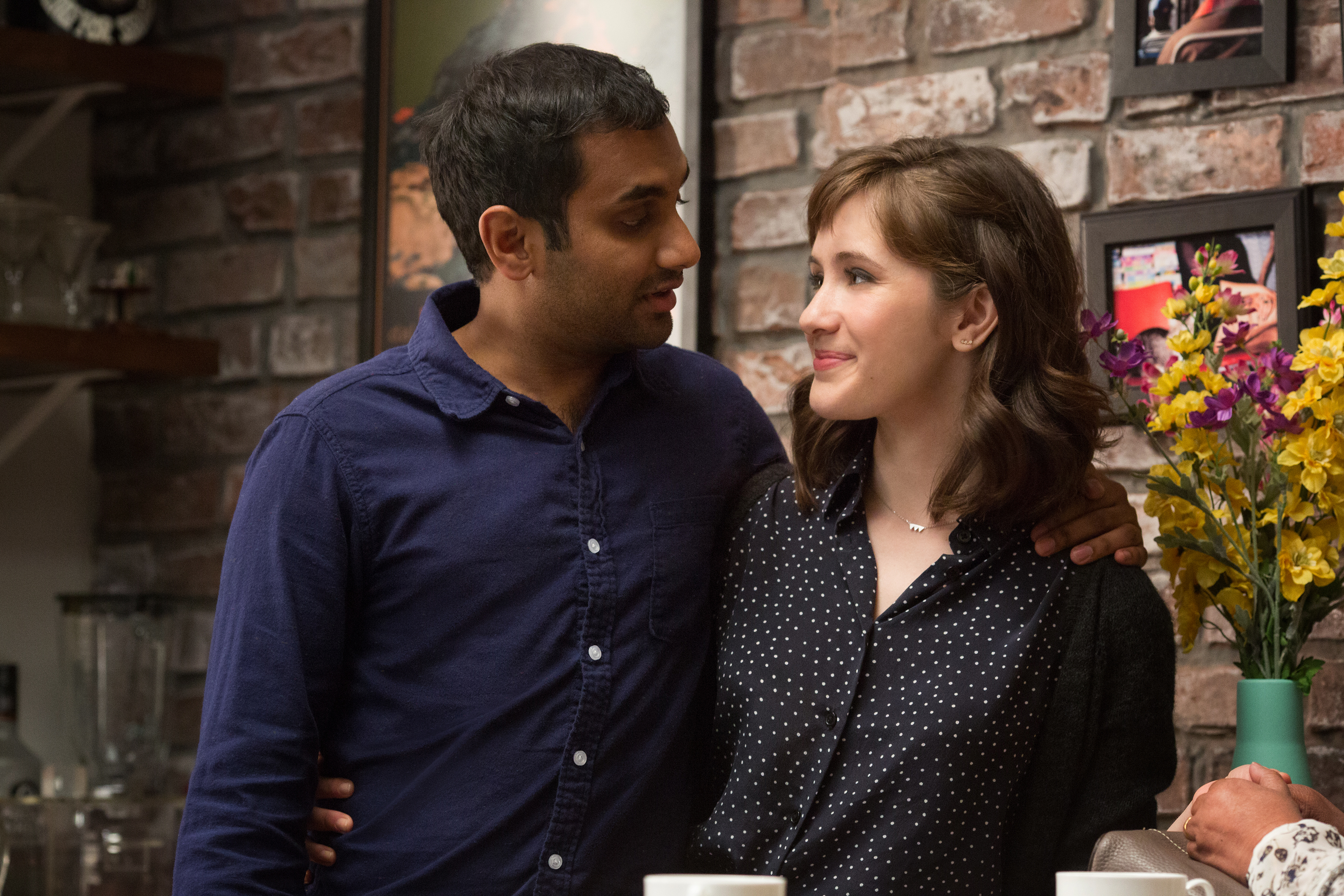 Still of Aziz Ansari and Noël Wells in Master of None (2015)