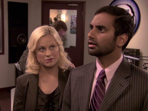 Still of Amy Poehler and Aziz Ansari in Parks and Recreation (2009)
