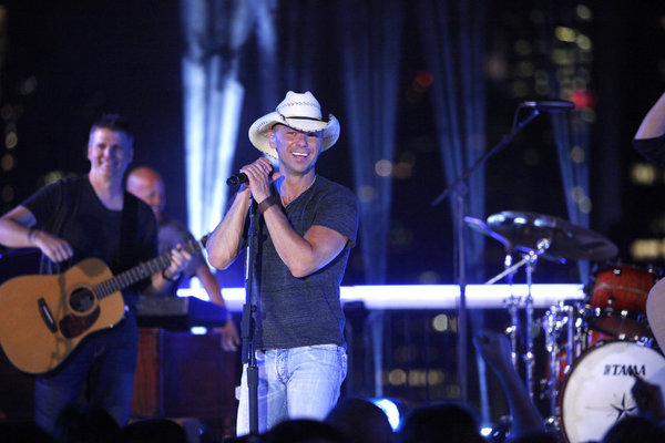 Still of Kenny Chesney in Macy's 4th of July Fireworks Spectacular (2011)