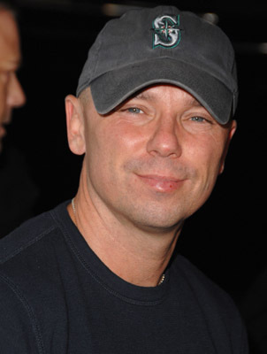 Kenny Chesney at event of Nenugalimas (2009)