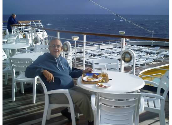 Breakfast on my cruise ship as Cruise Astro Edutainer. HARD WORKING SCHEDULE 1.get up 2.eat breakfast 3.lecture or prep 4.eat lunch 5 nap 6 eat dinner 7 stargaze til midnight