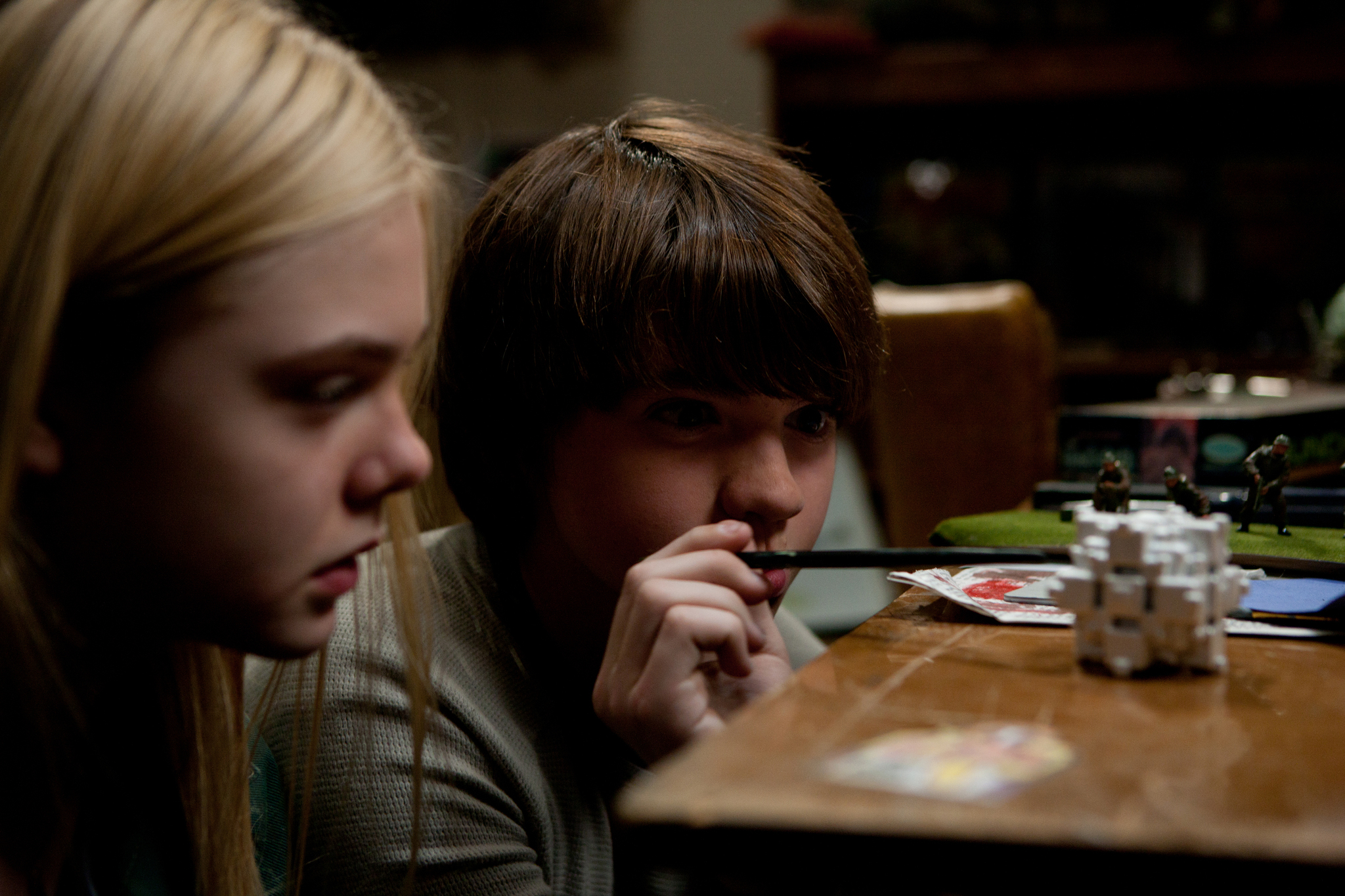 Still of Elle Fanning and Joel Courtney in Super 8 (2011)