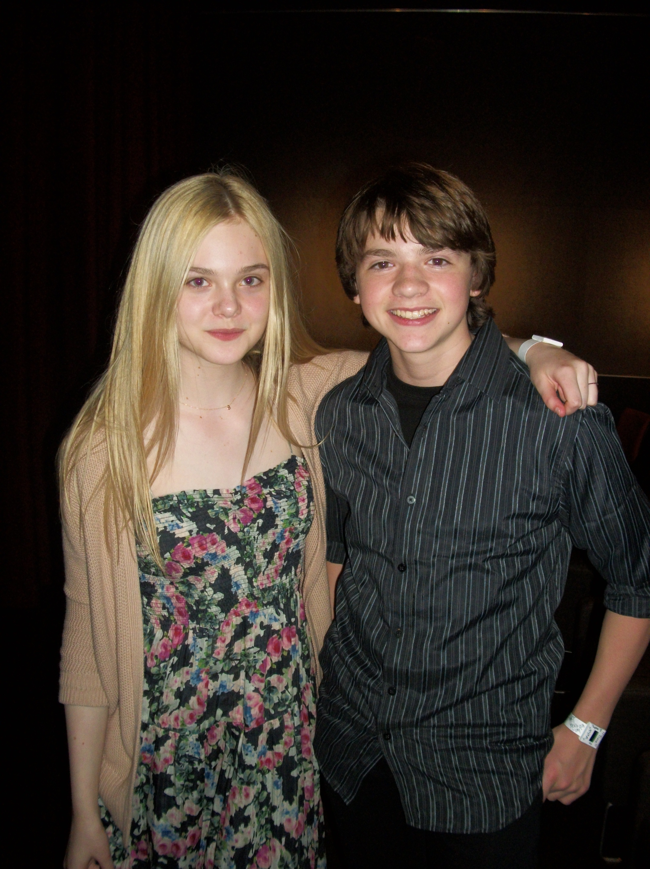 Elle Fanning and Joel Courtney