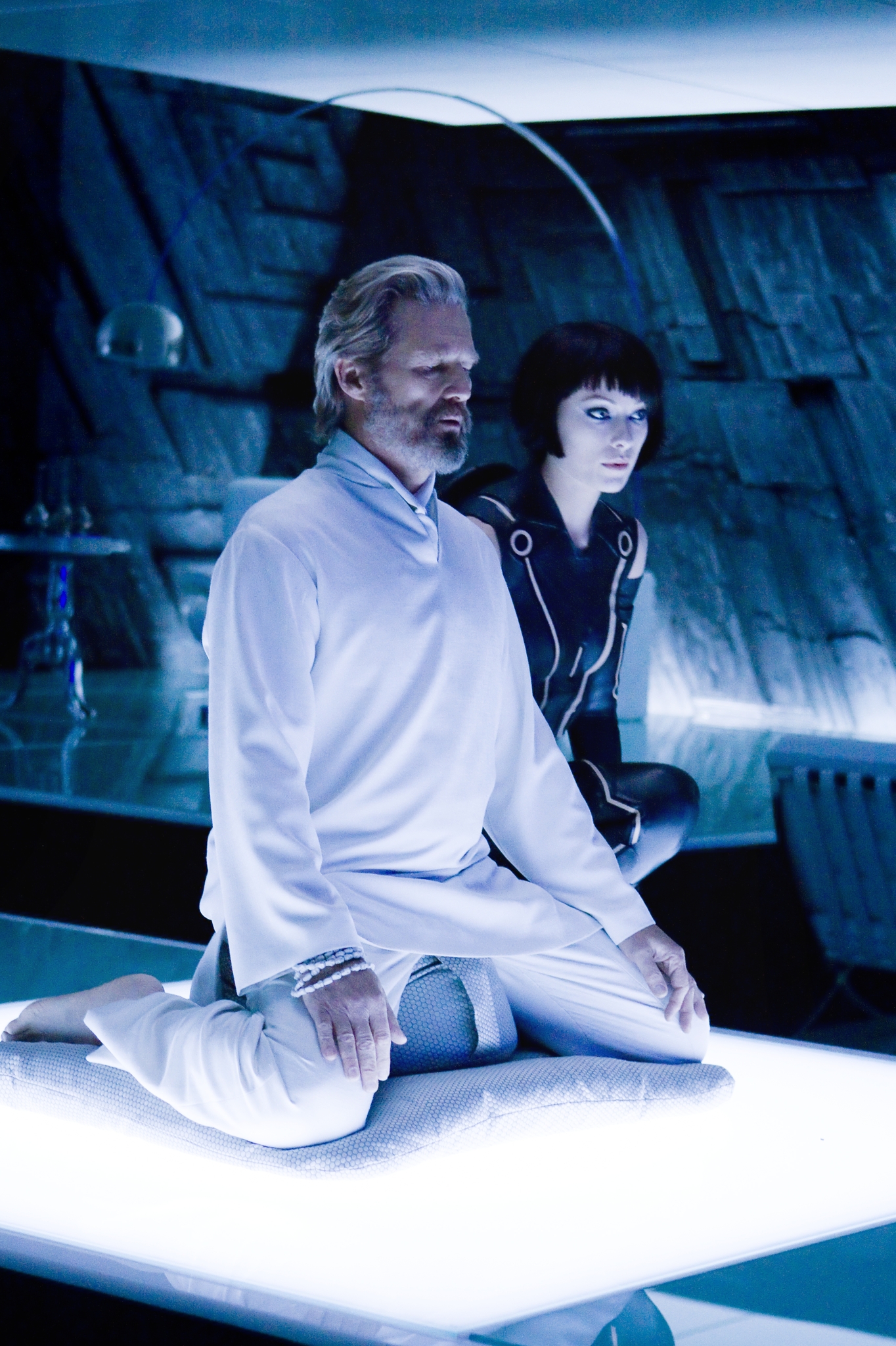 Still of Jeff Bridges and Olivia Wilde in Tronas: Palikimas (2010)