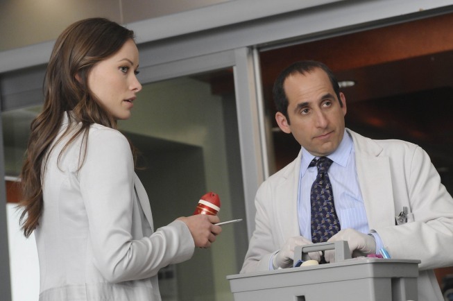 Still of Peter Jacobson and Olivia Wilde in Hausas (2004)