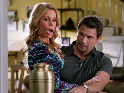 Still of Jeremy Sisto and Cheryl Hines in Suburgatory (2011)