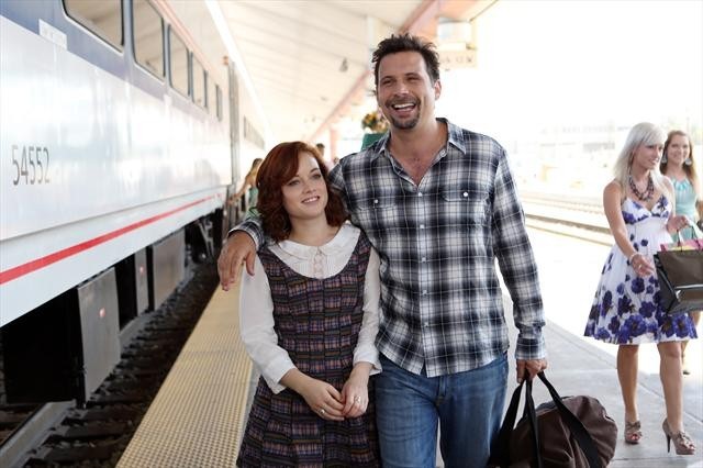 Still of Jeremy Sisto and Jane Levy in Suburgatory (2011)