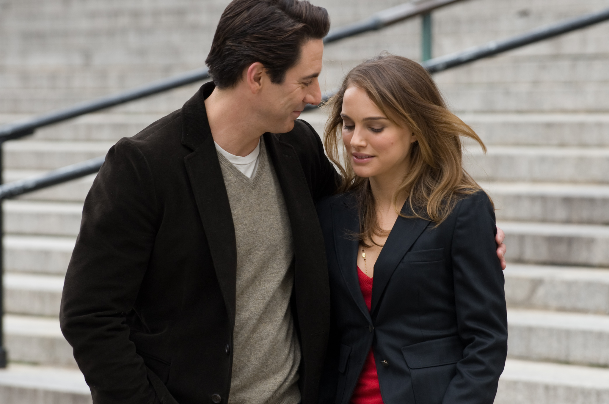 Still of Natalie Portman and Scott Cohen in Love and Other Impossible Pursuits (2009)
