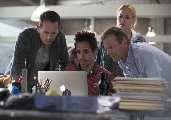 Still of Kiefer Sutherland, Maria Bello and Ray Santiago in Touch (2012)