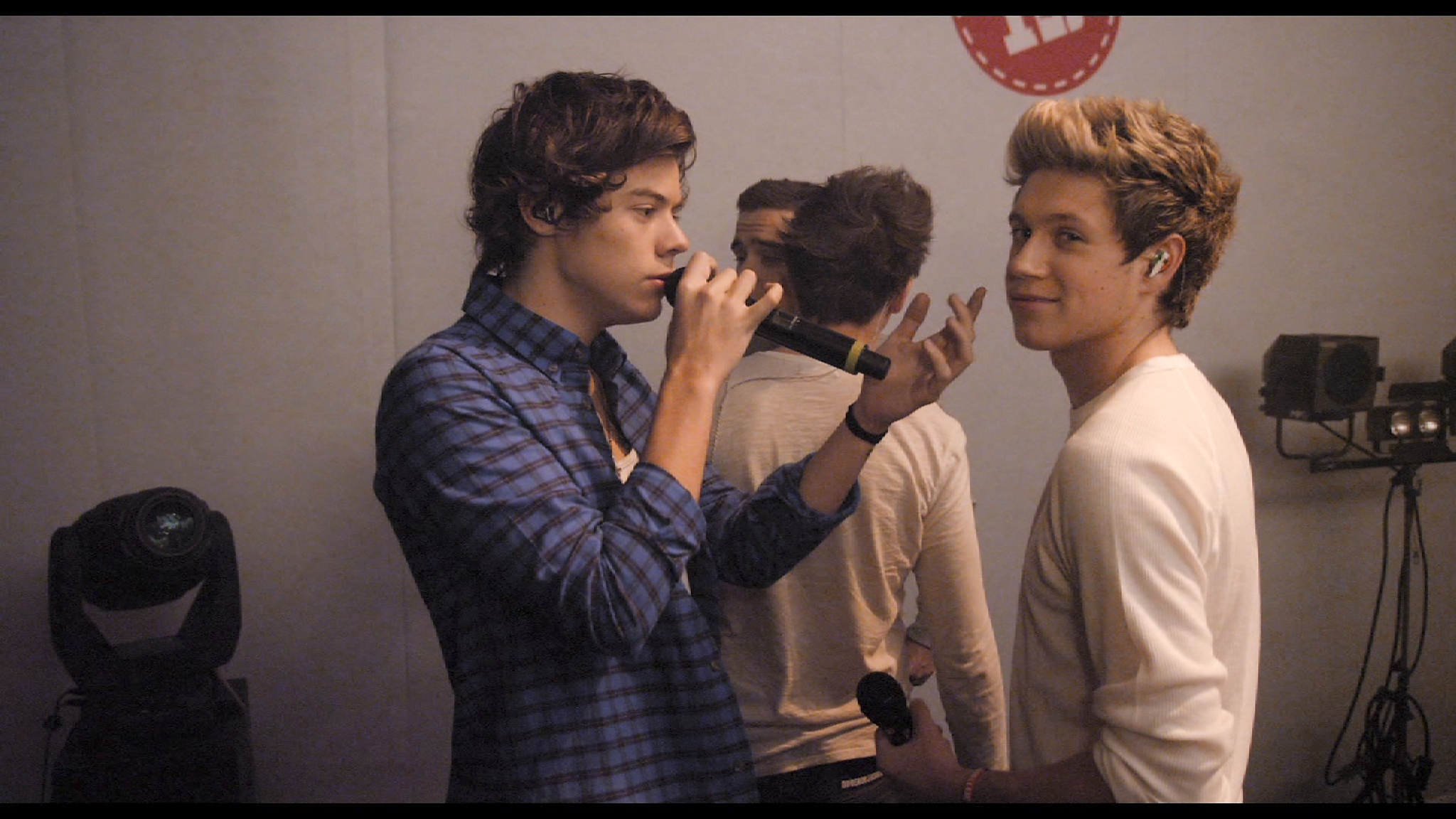 Still of Harry Styles and Niall Horan in One Direction: Tai mes (2013)