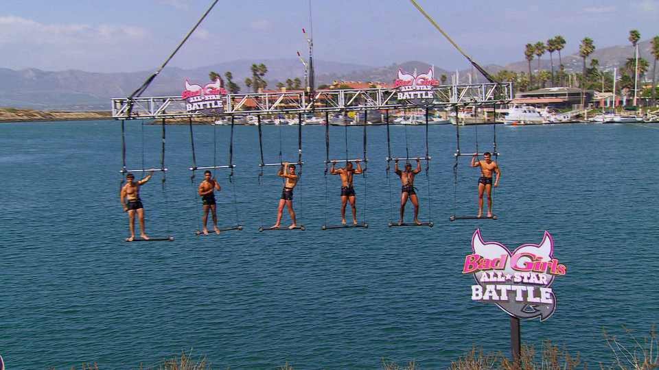 The Showstopper above the Ocean for a classic stunt on Bad Girls All Star Battle.