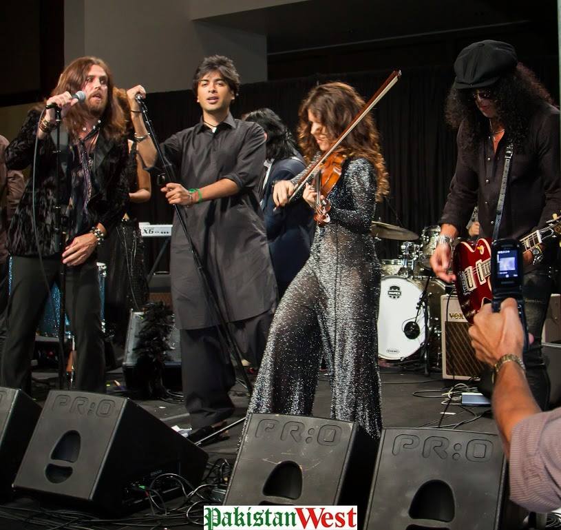 Shehzad Roy, Slash, Matt Sorum, Gilby Clarke perform Beatles 