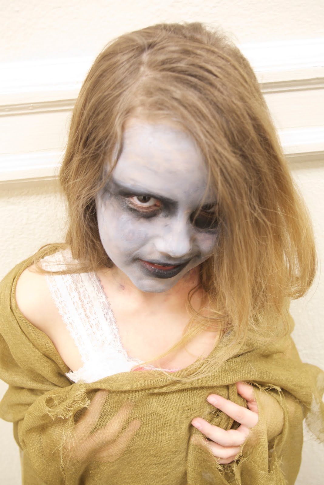 Feed Her! Dorothy, principal cast in Zombie Etiquette.