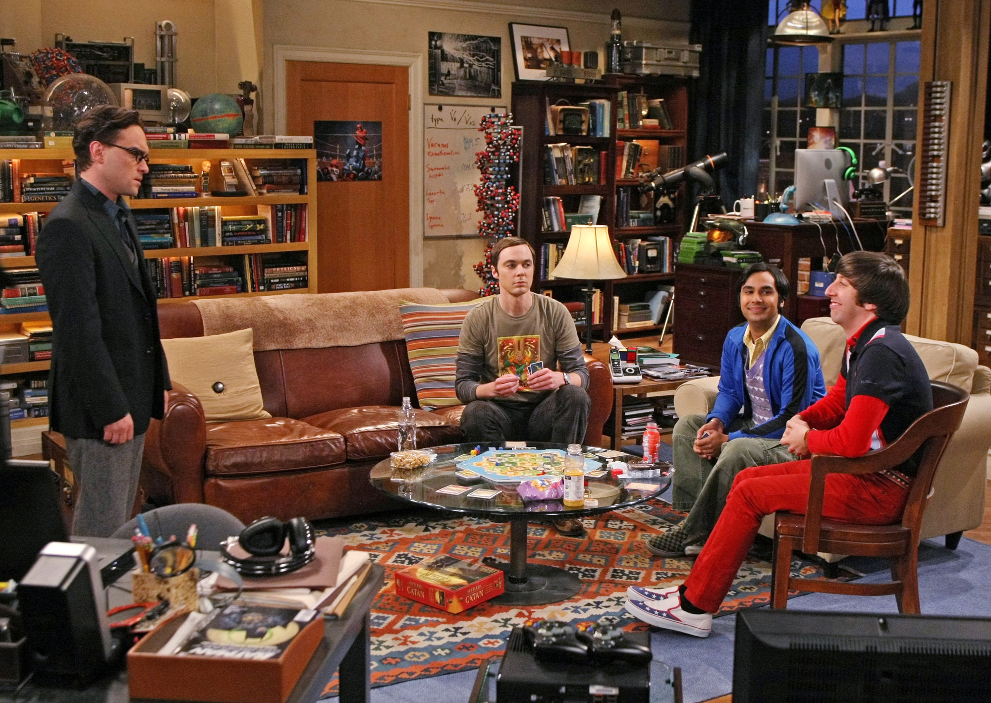 Still of Johnny Galecki, Simon Helberg, Jim Parsons and Kunal Nayyar in Didziojo sprogimo teorija (2007)