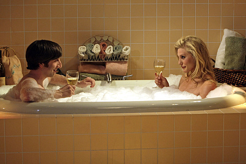 Still of Simon Helberg and Katee Sackhoff in Didziojo sprogimo teorija (2007)