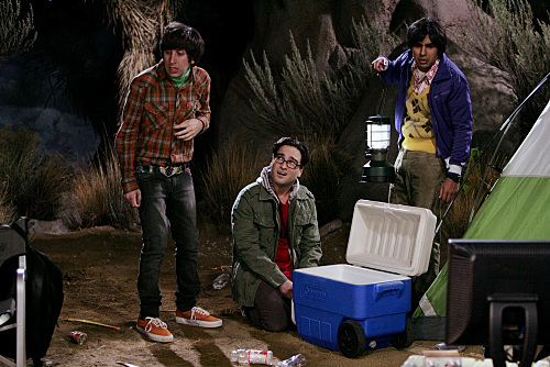 Still of Johnny Galecki, Simon Helberg and Kunal Nayyar in Didziojo sprogimo teorija (2007)