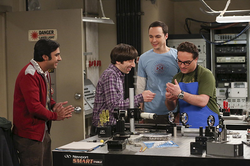 Still of Johnny Galecki, Simon Helberg, Jim Parsons and Kunal Nayyar in Didziojo sprogimo teorija (2007)