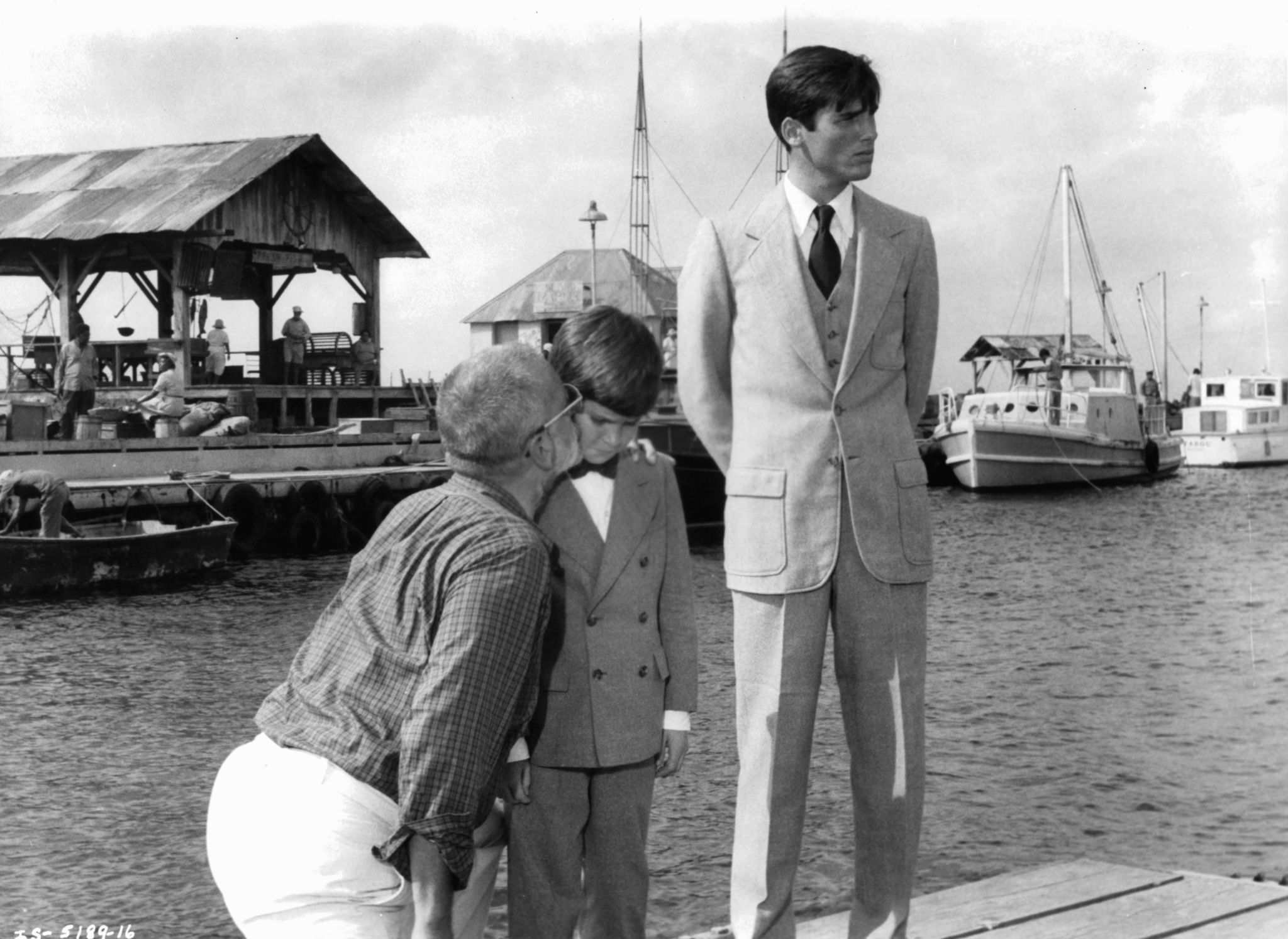 Still of Hart Bochner, George C. Scott and Brad Savage in Islands in the Stream (1977)