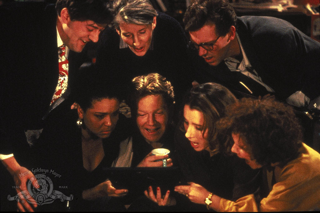 Still of Kenneth Branagh, Stephen Fry, Emma Thompson, Imelda Staunton, Alphonsia Emmanuel, Hugh Laurie and Phyllida Law in Peter's Friends (1992)