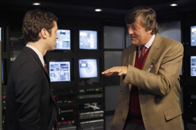 Still of Stephen Fry and John Francis Daley in Kaulai (2005)