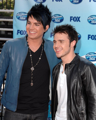 Adam Lambert and Kris Allen at event of American Idol: The Search for a Superstar (2002)