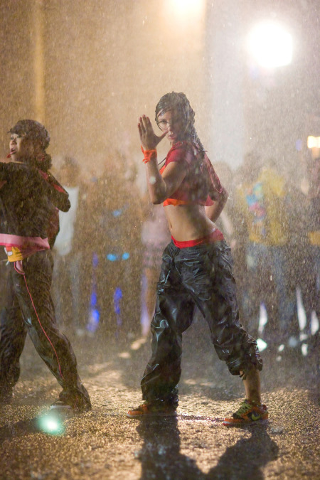 Still of Briana Evigan and Mari Koda in Sokis hip-hopo ritmu. Gatves (2008)