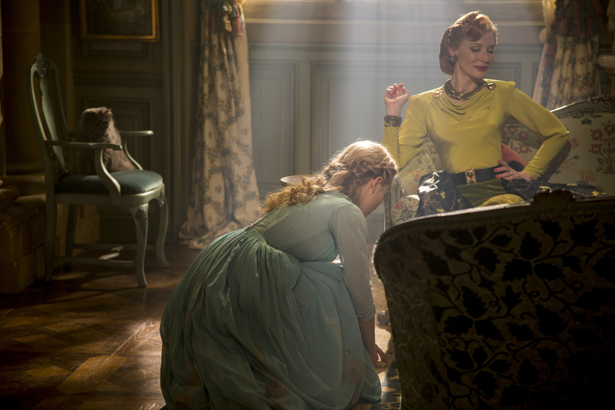 Still of Cate Blanchett and Lily James in Pelene (2015)