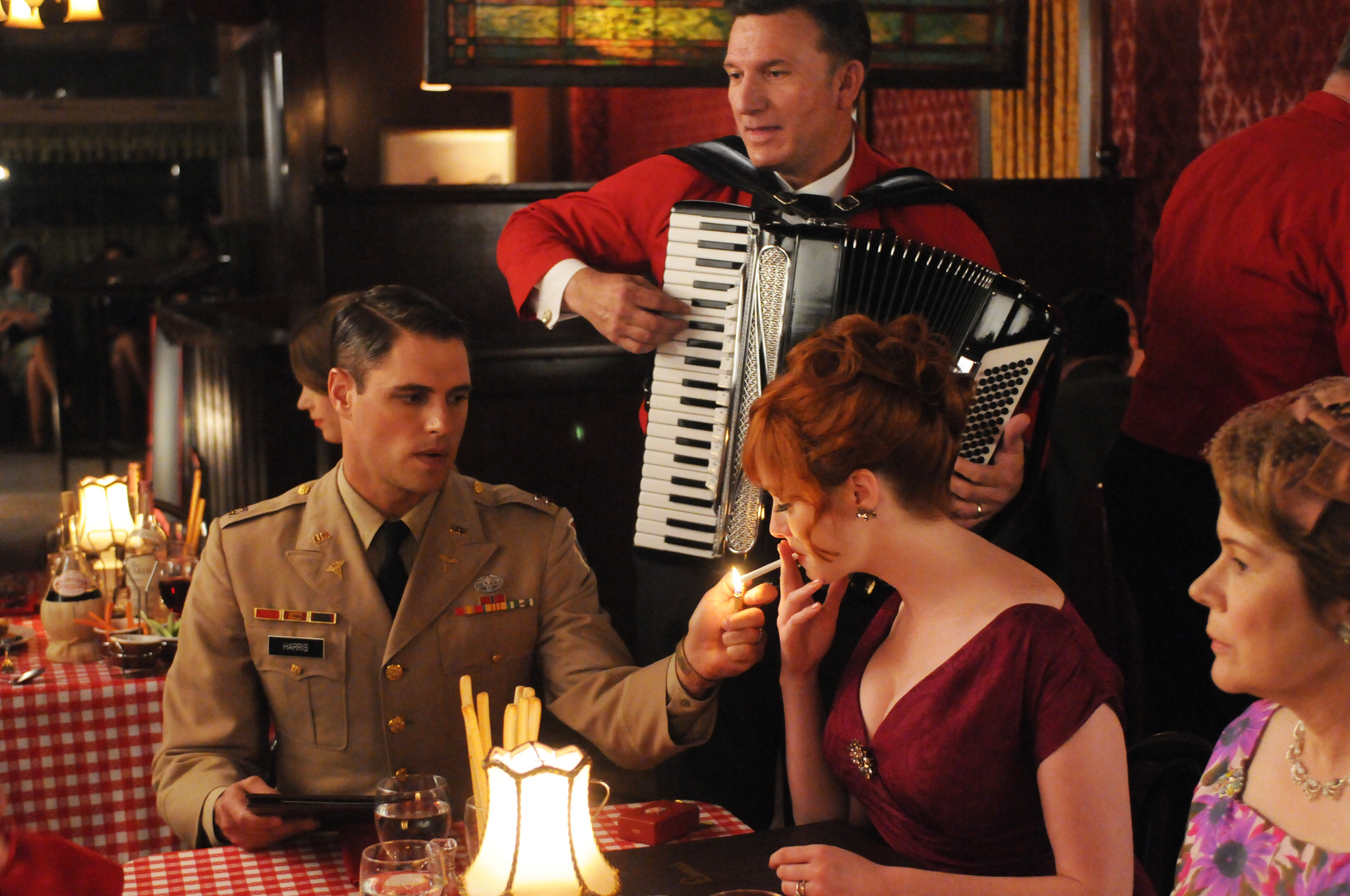 Still of Christine Estabrook, Christina Hendricks and Sam Page in MAD MEN. Reklamos vilkai (2007)