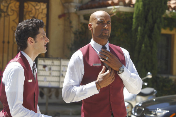 Still of Boris Kodjoe and Ben Schwartz in Undercovers (2010)