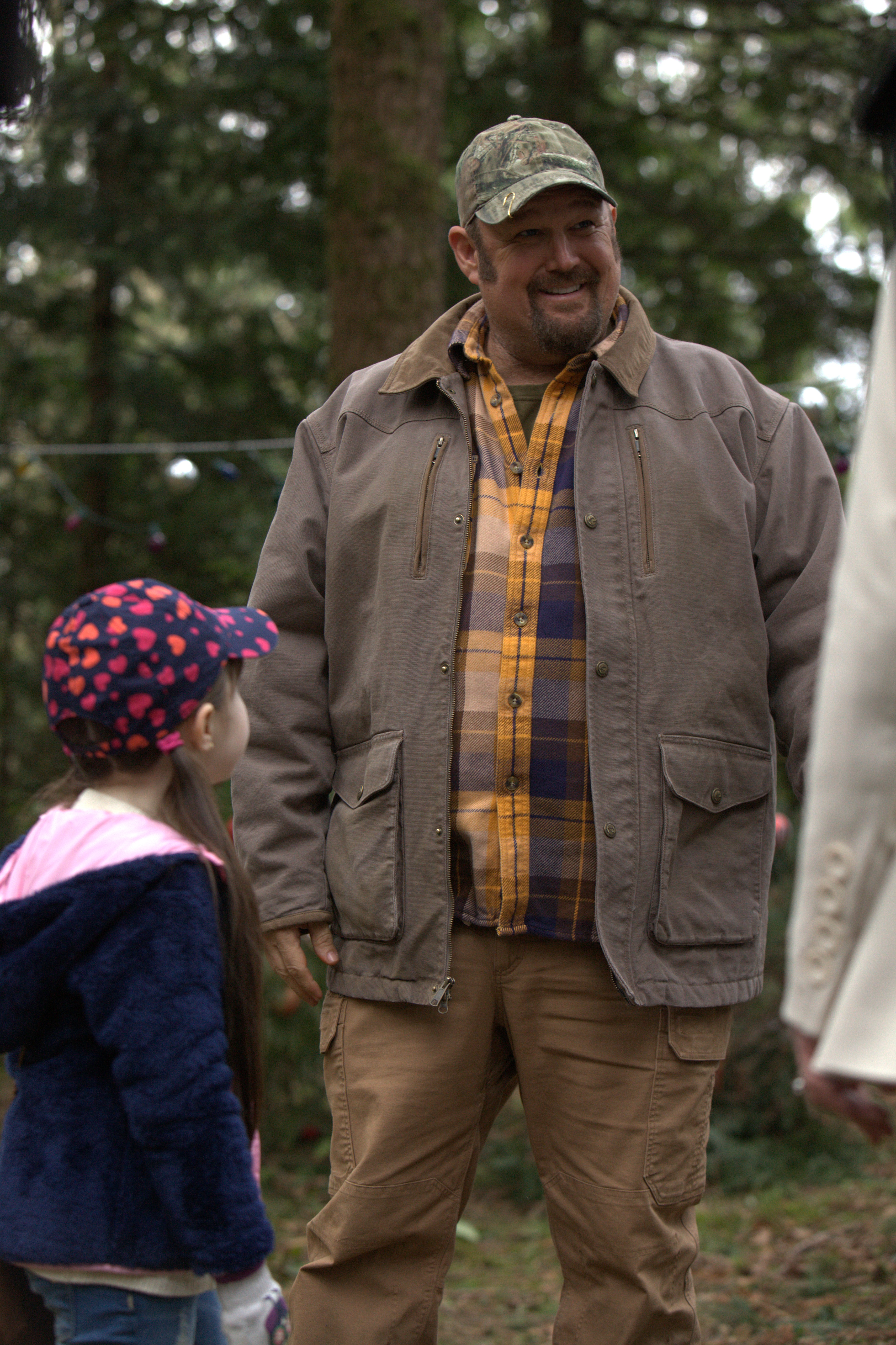 Still of Larry the Cable Guy and Kennedi Clements in Jingle All the Way 2 (2014)